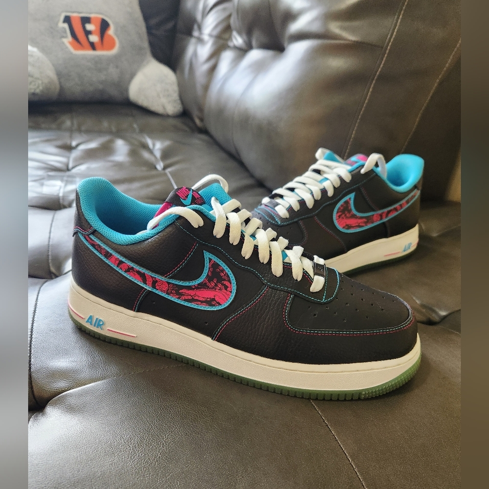 Nike Black and Teal Sneakers